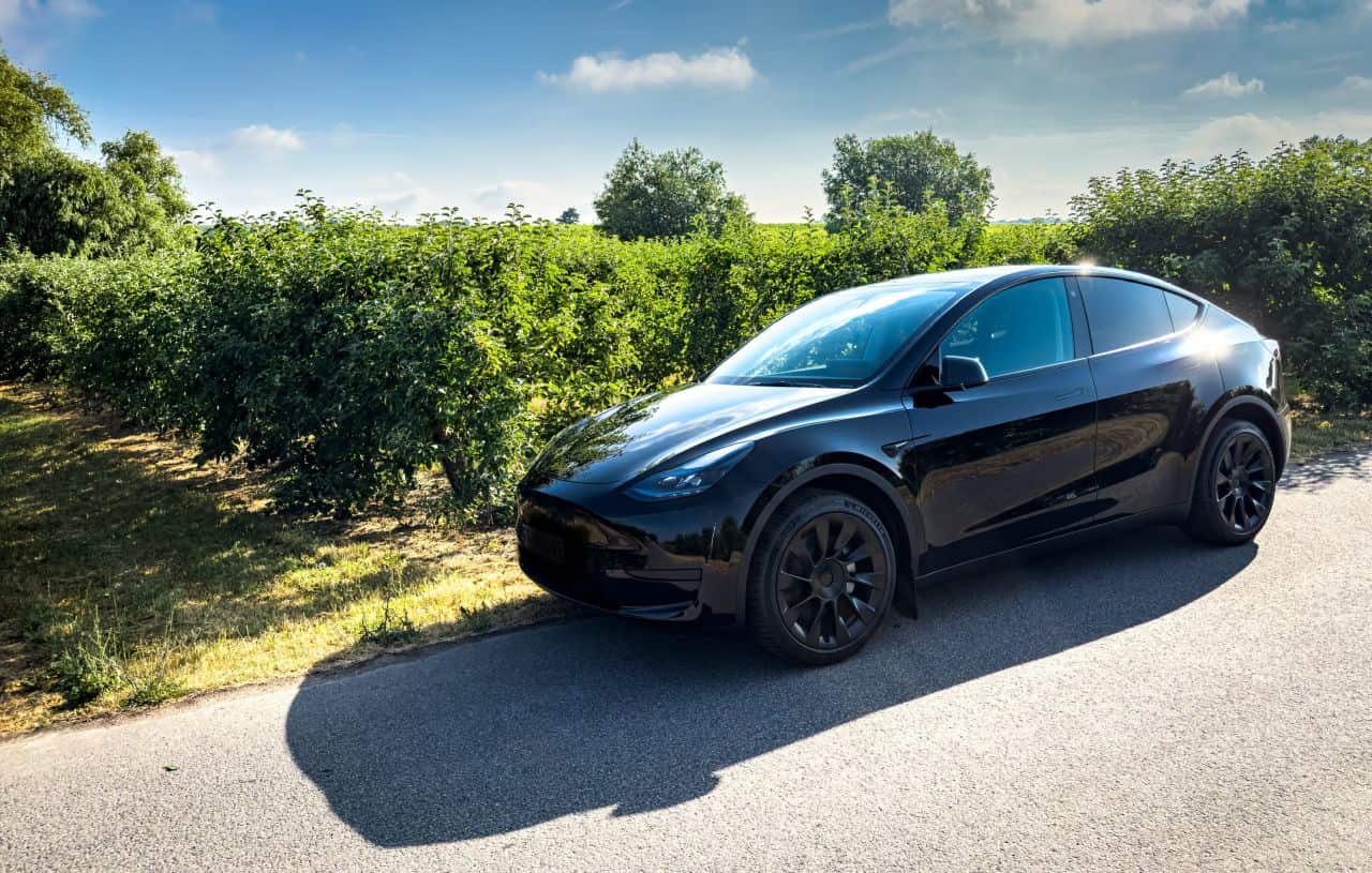 Stilvolle Tesla Model Y Versicherung Bildnull